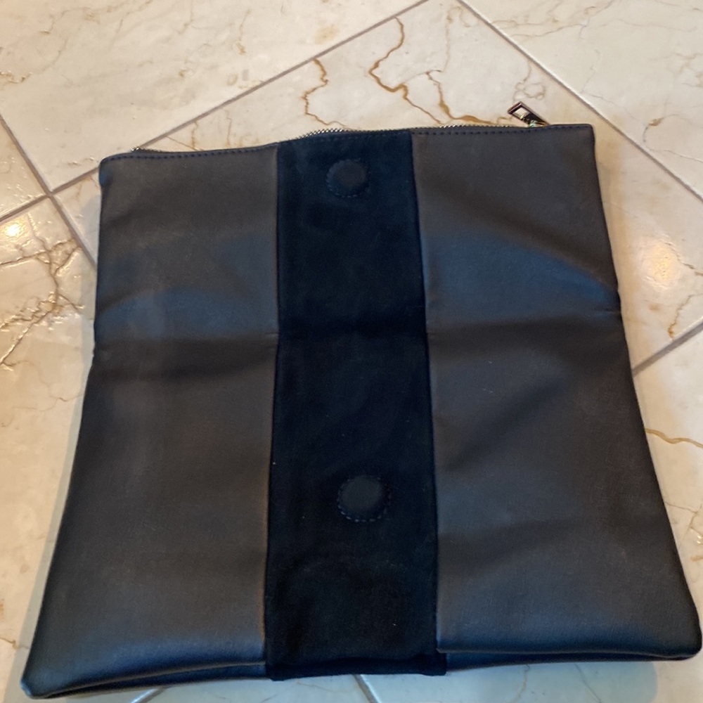 Black clutch - Picture 3 of 5